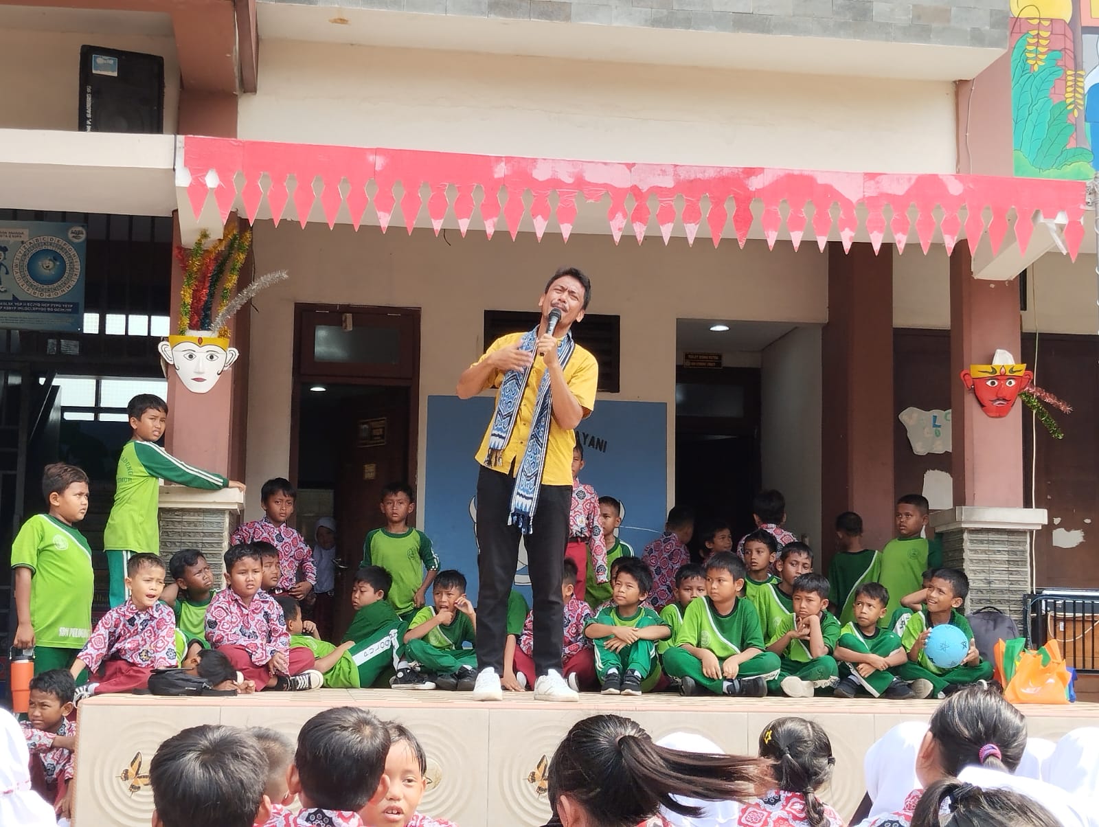 Wisata LiterAsyik Ke SDN Pulogadung 07